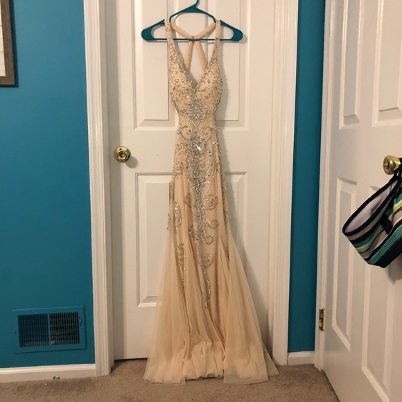 Beautiful mermaid fit prom dress - Picture 6 of 8